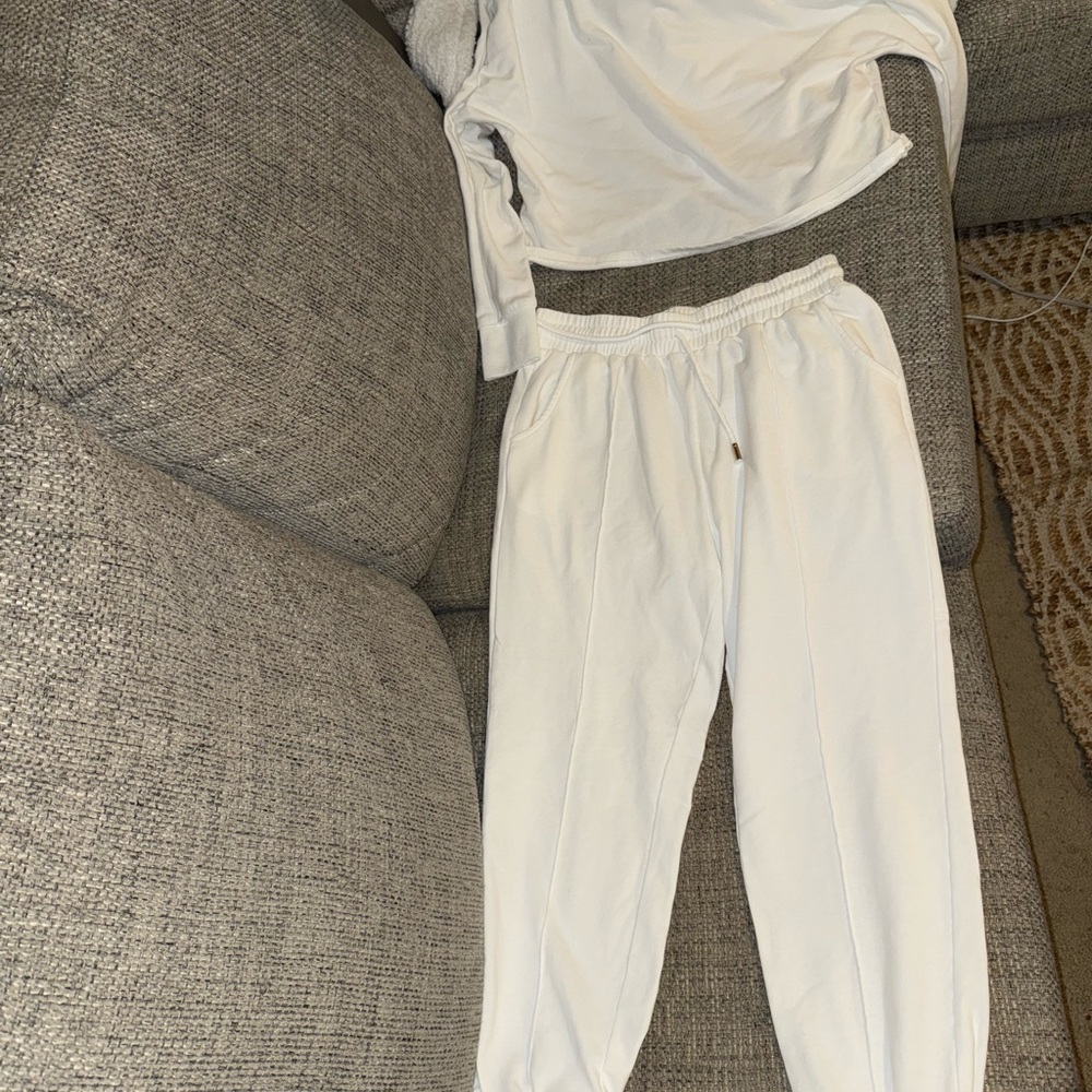 White Lounge Set